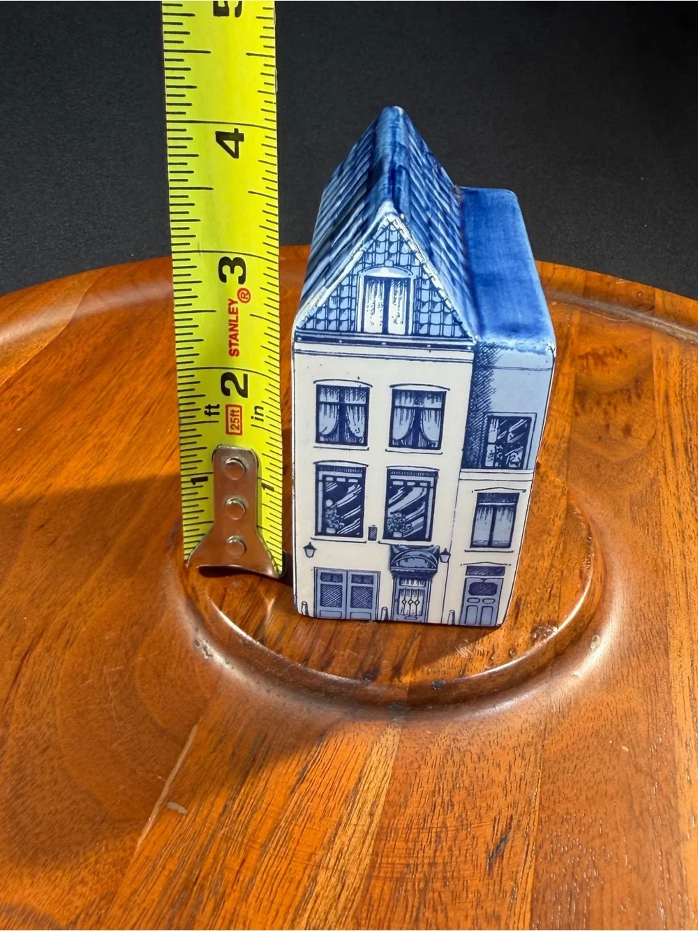 Blue and white Delft Ceramic House Decorative Figurine